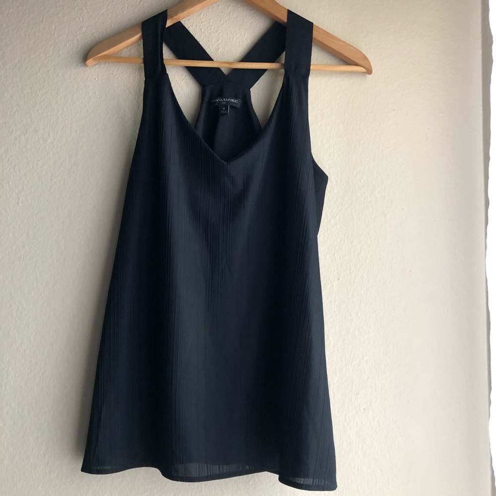 Banana Republic Sleeveless Top; Black Color; Size M.